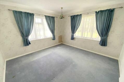 Bedroom 1: