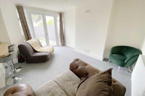 Dining Room: