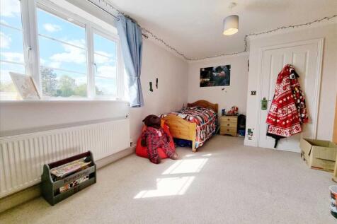 Bedroom 3: