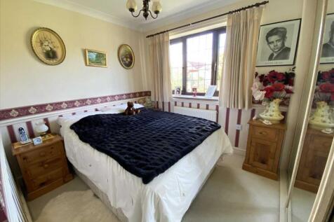 Bedroom 1:
