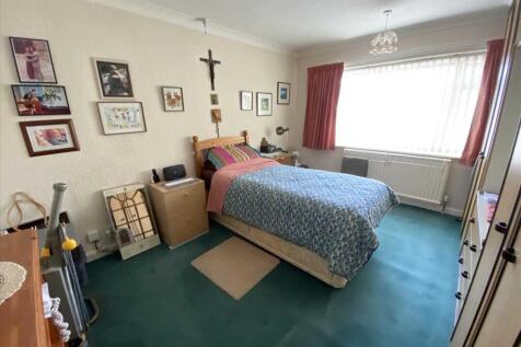Bedroom 1: