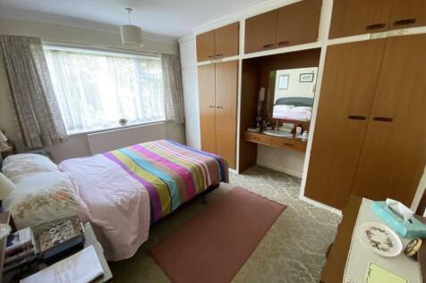 Bedroom 2: