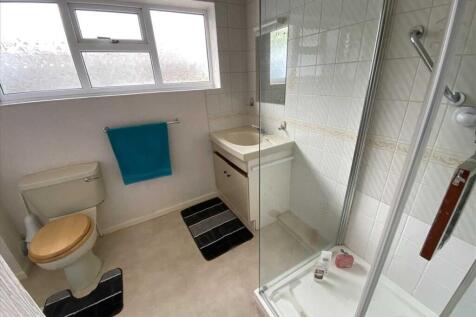 Shower Room: