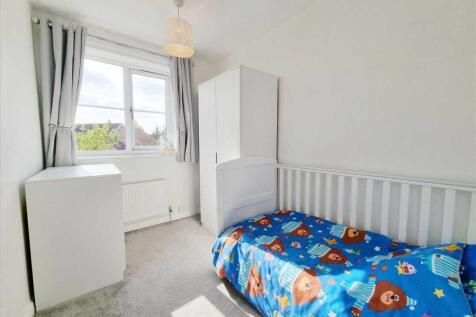 Bedroom 3:
