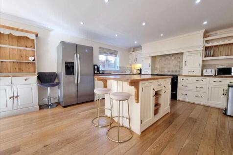 Dining Kitchen: