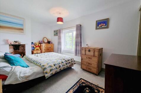 Bedroom 1: