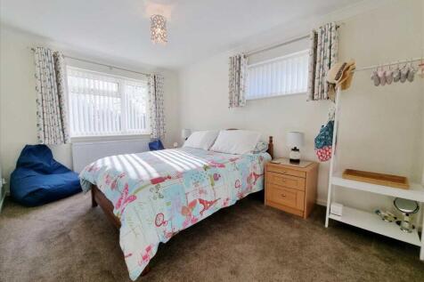 Bedroom 2: