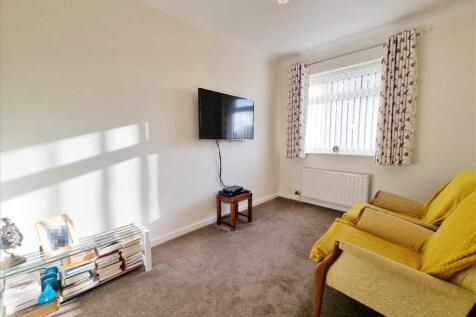 Bedroom 3: