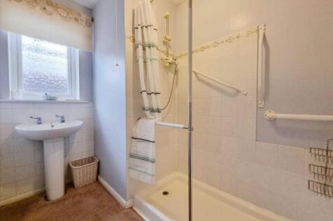 Shower Room: