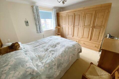 Bedroom 2: