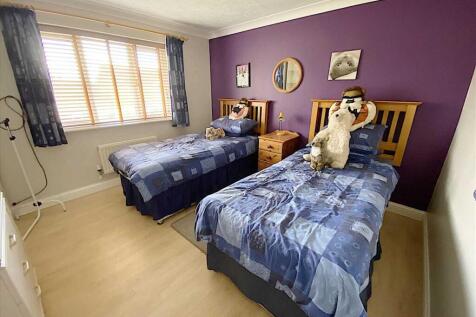 Bedroom 3:
