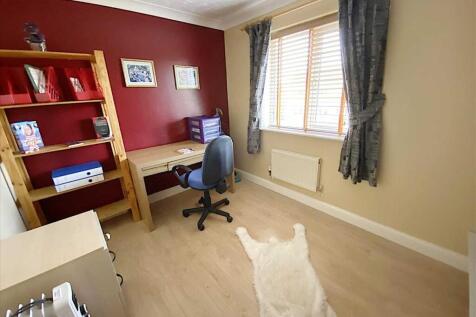 Bedroom 4: