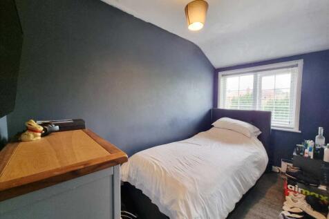 Bedroom 2: