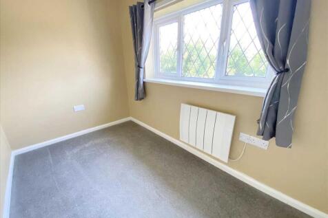 Bedroom 3:
