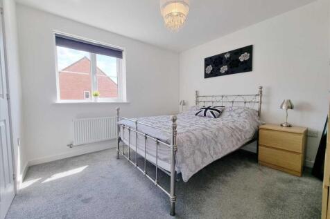 Bedroom 2: