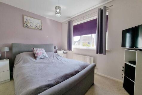 Bedroom 1: