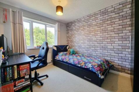 Bedroom 2: