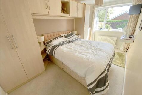Bedroom 2: