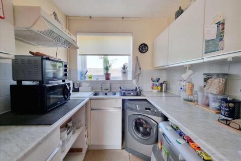 Kitchen: