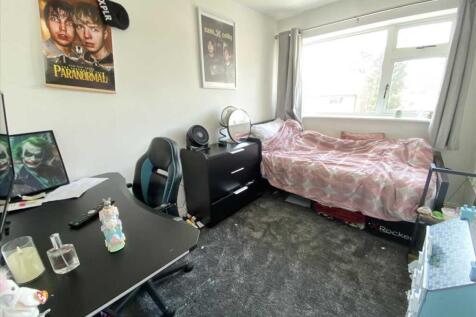 Bedroom 2: