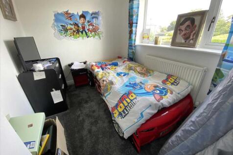 Bedroom 3: