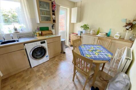 Dining Kitchen: