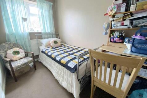 Bedroom 2: