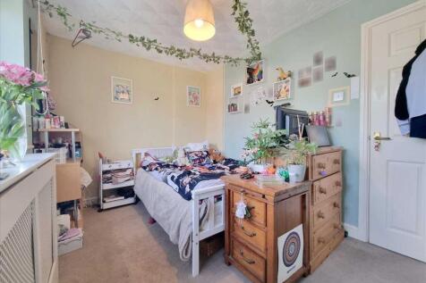 Bedroom 2: