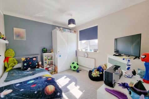 Bedroom 2:
