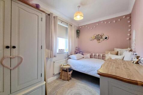 Bedroom 4: