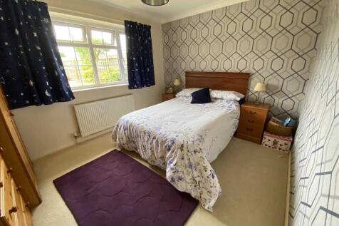 Bedroom 3: