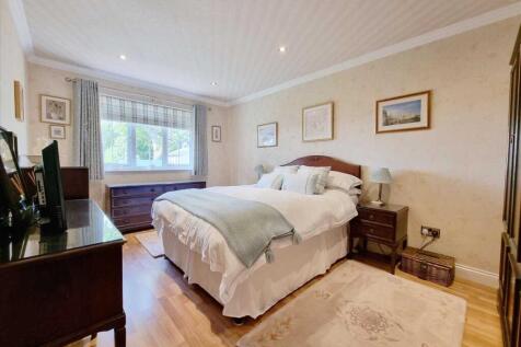 Bedroom 2: