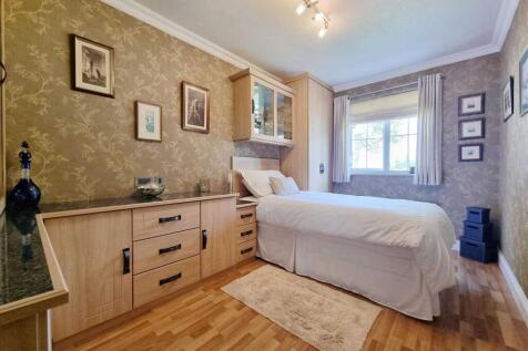 Bedroom 3: