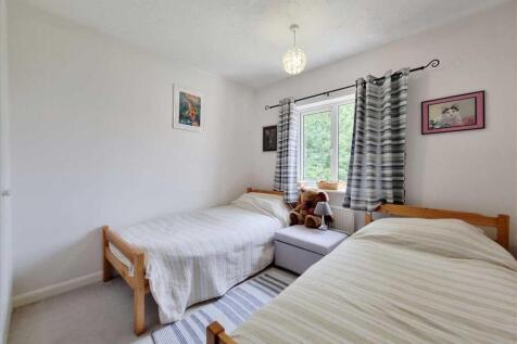 Bedroom 4:
