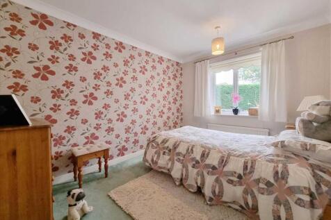Bedroom 2: