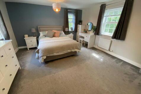 Bedroom 1: