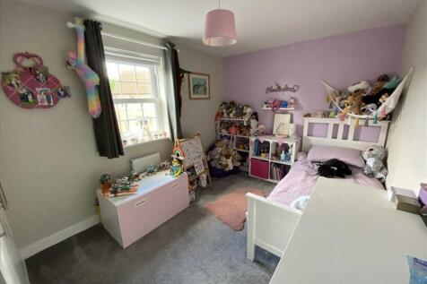 Bedroom 5: