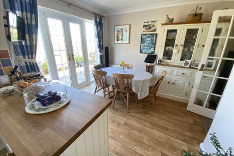 Dining Area: