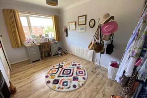 Bedroom 3: