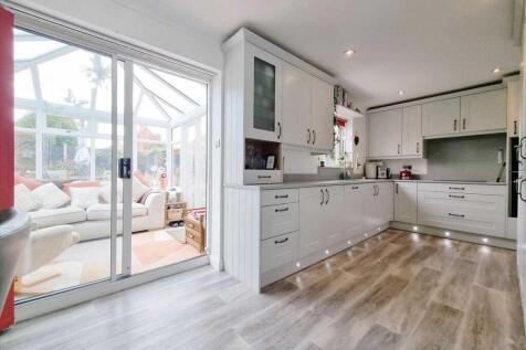 Dining Kitchen: