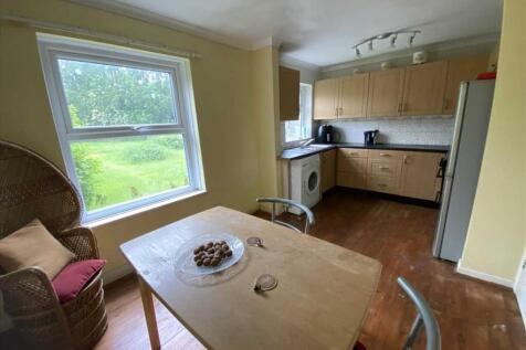 Dining Kitchen: