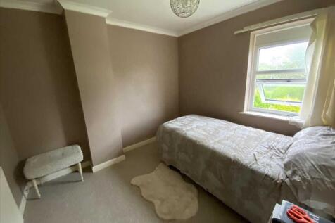 Bedroom 2:
