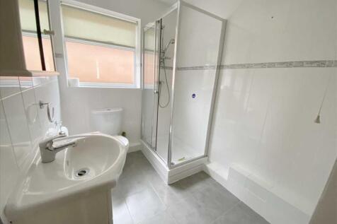 Shower Room: