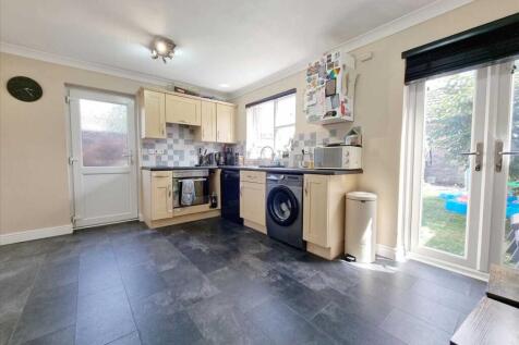 Dining Kitchen: