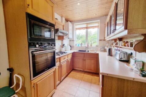 Kitchen: