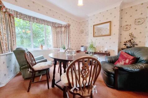 Dining Room: