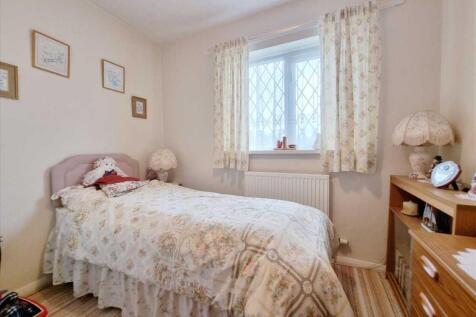 Bedroom 3: