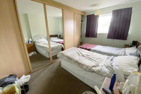 Bedroom 1: