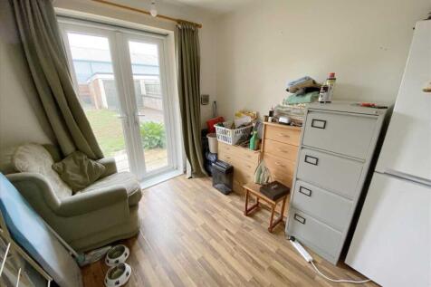 Bedroom 2: