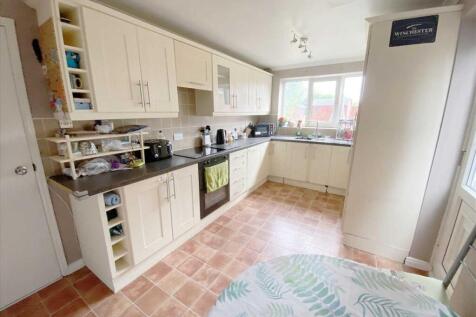 Dining Kitchen: